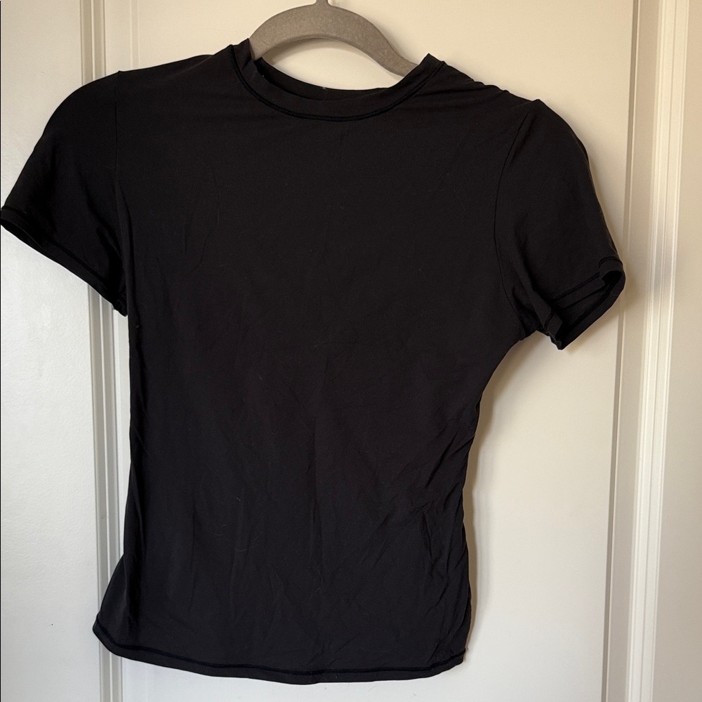 SKIMS Black T-shirt